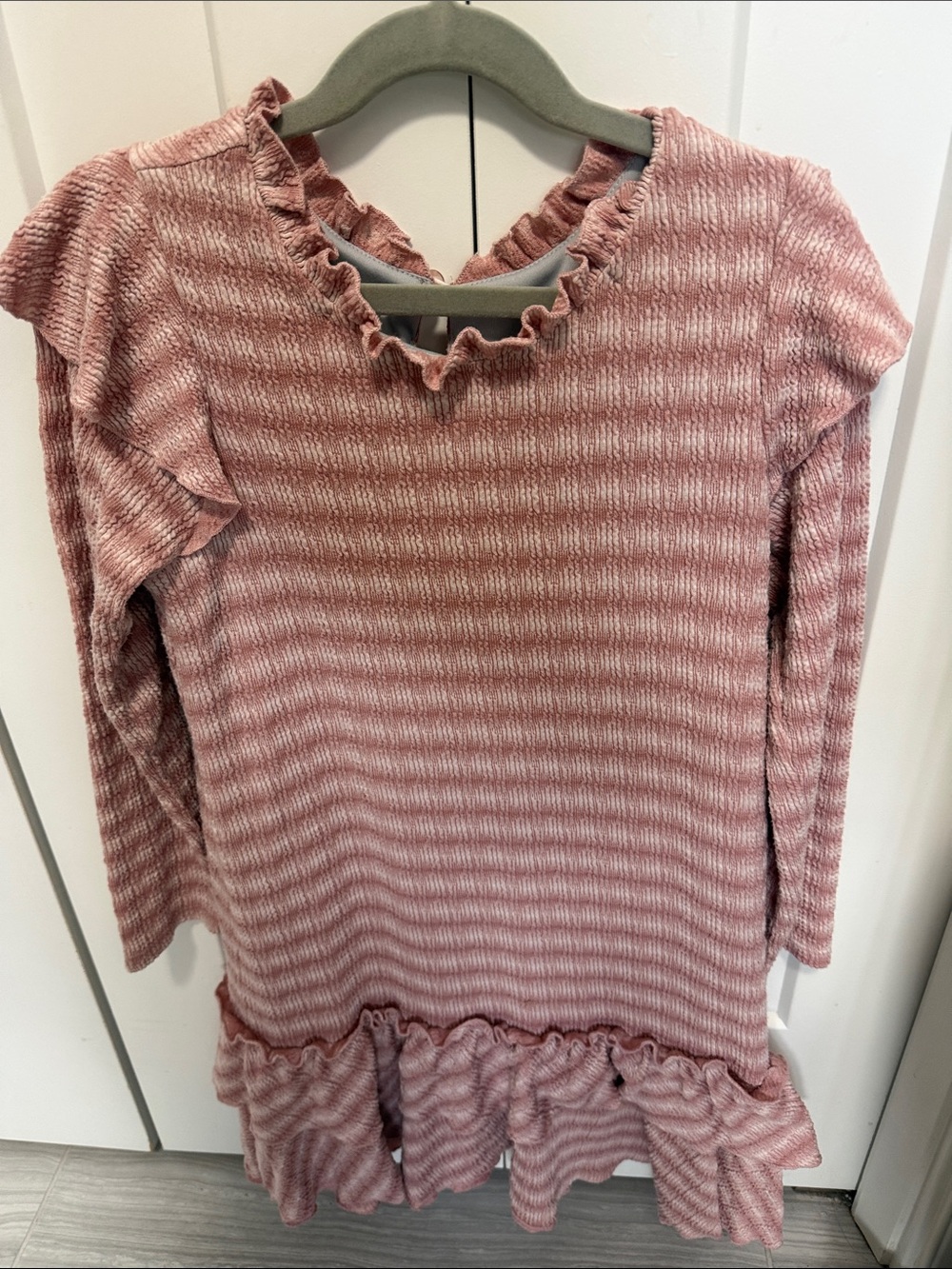 Isobella & Chloe Dusty Rose Ruffle Hem Long Sleeve Top